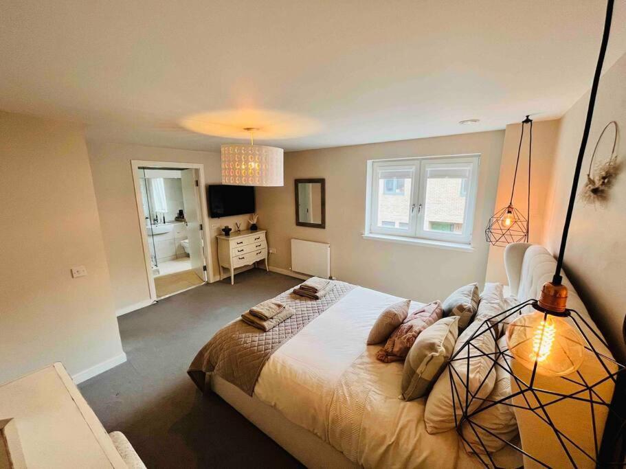 Hébergement de vacances Gorgeous 3 Bed House Free Parking & Garden